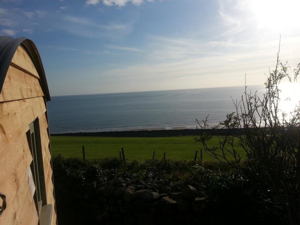 The Farm Hut Villa Barmouth Room photo