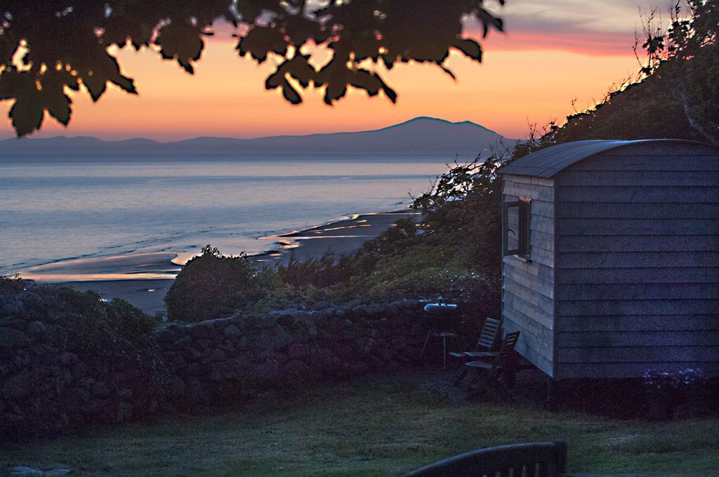 The Farm Hut Villa Barmouth Exterior photo
